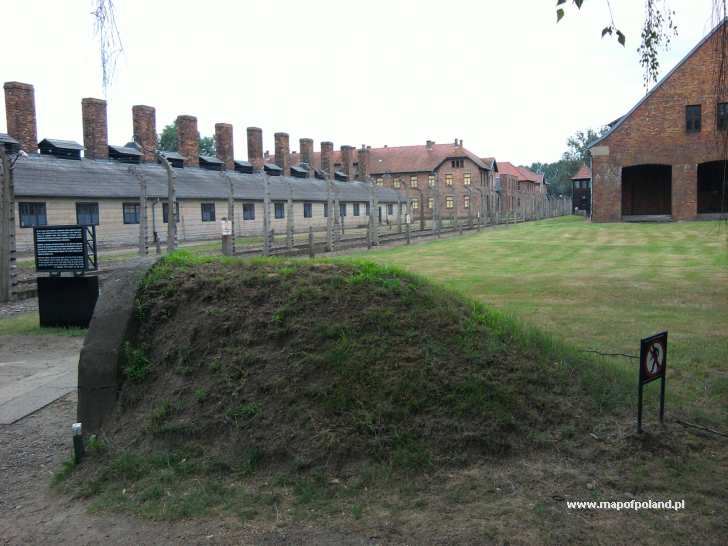 Muzeum Auschwitz-Birkenau in Oswiecim - Photo 97/264